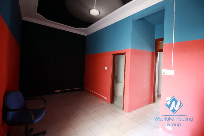 Bright house with courtyard for rent in Nghi Tam Village, Tay Ho, Ha Noi